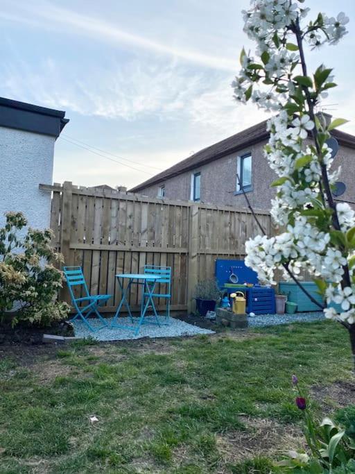 3 Bedroom Well Connected Family Home Free Parking Edinburgh Exterior foto