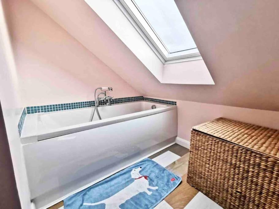 3 Bedroom Well Connected Family Home Free Parking Edinburgh Exterior foto